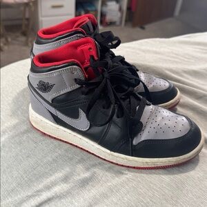 Kids Air Jordan 1 Mid GS "Bred Shadow" Black Cement Grey - Size 4.5Y